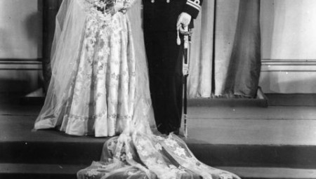 فستان زفاف الملكة إليزابيث صمم من قماش جاء مباشرة من دمشق