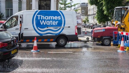 انقطاع المياه عن 35 منطقة غربي لندن وإغلاق عدد من المدارس والشركات