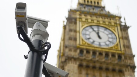مجلس العموم البريطاني يوافق على قانون لحظر استخدام كاميرات المراقبة الصينية في المباني الرسمية