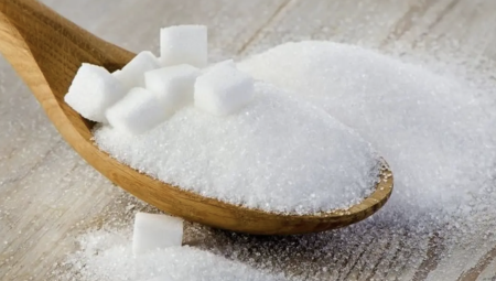ناشطون صحيون يطالبون الحكومة البريطانية بفرض رسوم على الملح والسكر... والسبب!
