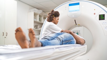 المرضى في إنجلترا يضطرون للانتظار لمدة تصل لعامين ونصف للخضوع لاختبارات الرنين المغناطيسي