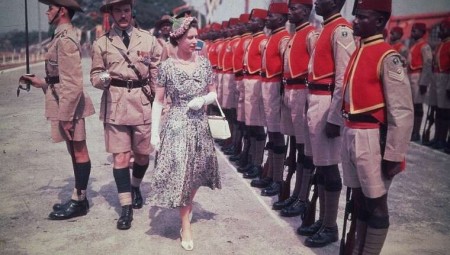 صور غير منشورة لإليزابيث الثانية تخرج إلى الضوء من محفوظات مصور كيني شهير