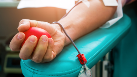 NHS تصدر تحذيرا من نقص إمدادات الدم