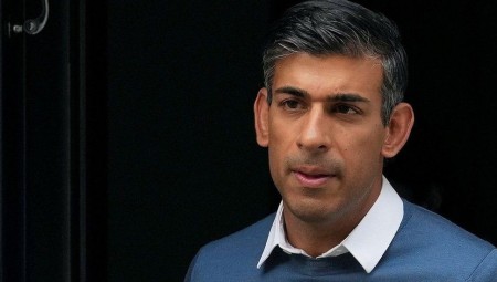 مفاتيح داوننغ ستريت على بعد خطوات من ريشي سوناك