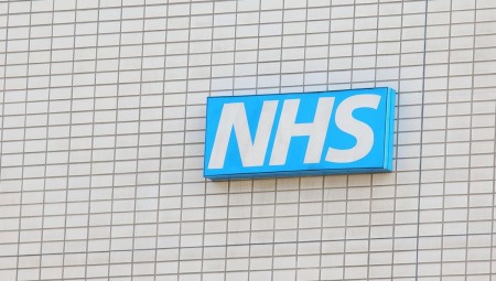 عالمة صومالية تفوز بدعوى قضائية ضد NHS وتحصل على تعويضات