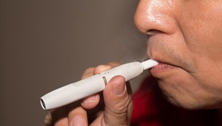 باحثون يحذرون من مساوئ استخدام منتجات التبغ المسخن