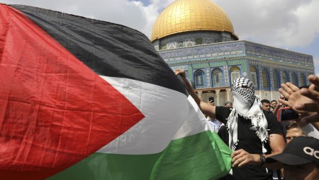 ضغوط على تراس للتخلي عن قرارها بنقل السفارة البريطانية إلى القدس المحتلة