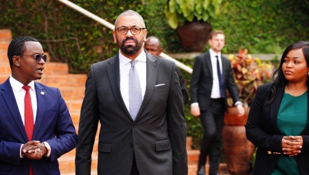 وزير الداخلية البريطاني يصل رواندا لإبرام اتفاقية جديدة بشأن ترحيل اللاجئين
