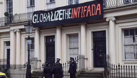 بريطانيا: اعتقال تسعة أشخاص بسبب لافتة مؤيدة للفلسطينيين في لندن
