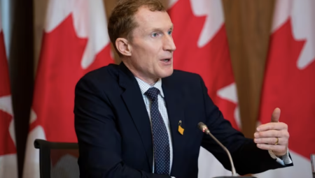 وزير الهجرة الكندي: سنفتح باب الهجرة المؤقتة للغزيين ممن لديهم أقارب في كندا