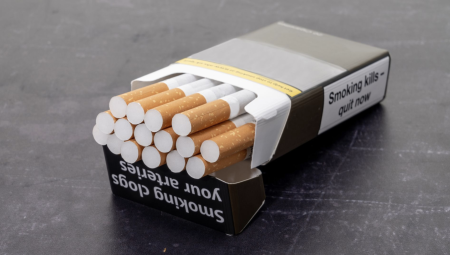 مقترح سوناك لقانون حظر التدخين يتجاوز العقبة الأولى رغم معارضة حكومية!