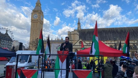 تظاهرة أمام البرلمان البريطاني تُطالب بوقف تسليح الاحتلال الاسرائيلي