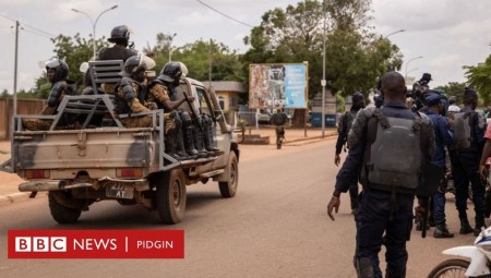 بوركينا فاسو تعلق عمل بي بي سي أسبوعين