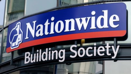 Nationwide يفتتح عيادات مجانية لعلاج الخرف في 200 من فروعه