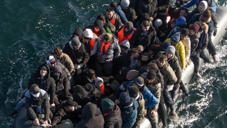 أكثر من 41 ألف مهاجر وصلوا عبر القوارب الصغيرة خلال 2025 والحكومة تصف الأرقام بـ“المخزية”