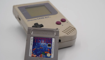 لندن: عصابة تسرق سيارات قيمتها 2 مليون إسترليني بجهاز يشبه لعبة Game Boy