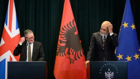 ألبانيا تُحبط آمال بريطانيا بإنشاء مراكز لجوء على أراضيها