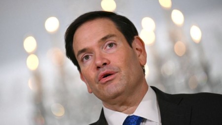 واشنطن تحذر: مسؤولون بريطانيون يواجهون حظر دخول أمريكا بسبب انتهاك حرية التعبير