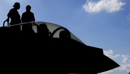 بريطانيا تحرّك مقاتلات إلى الشرق الأوسط لدعم احترازي