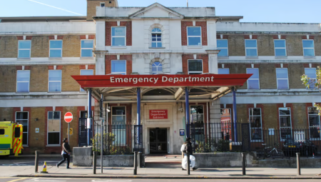 NHS تؤكد: هجوم سيبراني روسي يتسبب في وفاة مريض داخل مستشفى بريطاني