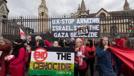 صادق خان يرفض الدعوات لإلغاء احتجاج مؤيد لفلسطين بعد هجوم كنيس مانشستر