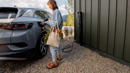 الحكومة البريطانية تعيد منحة السيارات الكهربائية بخصومات تصل إلى 3750 جنيهًا إسترلينيًا