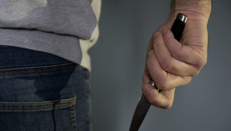 بريطانيا تحظر سيوف النينجا وتسجّل 1000 سلاح مسلَّم ضمن حملة لمكافحة جرائم الطعن