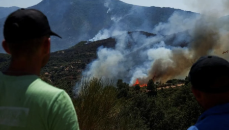 حرائق واسعة تجتاح اليونان وأوروبا الجنوبية وسط موجة حر قياسية