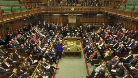 نواب بريطانيون يطالبون بطرد السفيرة الإسرائيلية في لندن