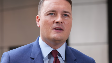 تصاعد الخلاف بين الحكومة البريطانية وشركات الأدوية حول تسعير أدوية هيئة الخدمات الصحية