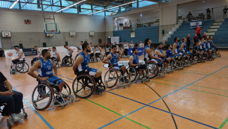 موقف بارز: لاعبو البارالمبياد البريطانيون يديرون ظهورهم للنشيد الإسرائيلي