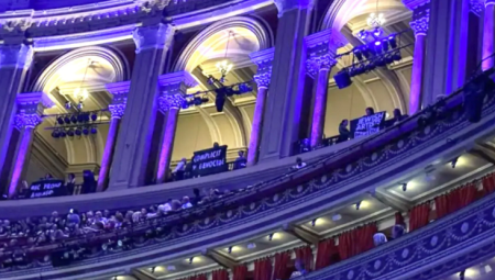 احتجاج مؤيد لفلسطين يوقف حفل BBC Proms في لندن