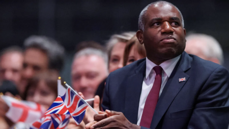 لامي يتراجع عن تصريحاته بشأن فاراج وشباب هتلر