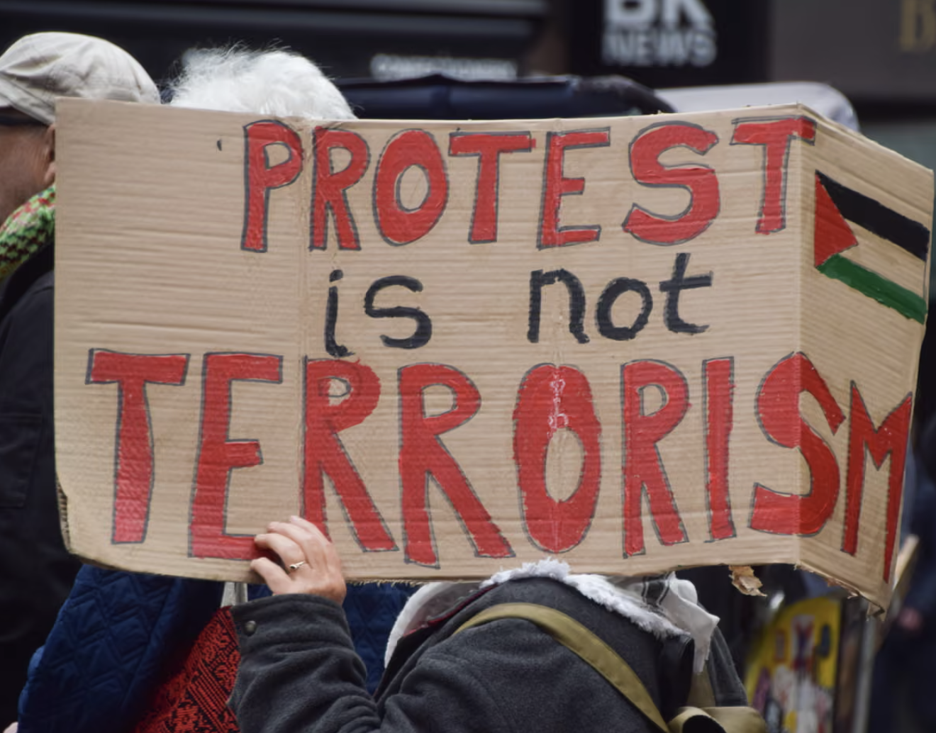 لندن: محكمة الاستئناف تنظر في مشروعية حظر 'فلسطين أكشن' وسط اتهامات بتقويض الحريات