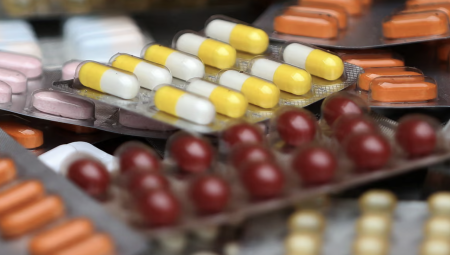 بريطانيا تزيد أسعار الأدوية المبتكرة 25% مقابل إعفاءات جمركية أمريكية