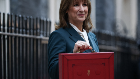 هيئة الرقابة المالية البريطانية: لا تحقيق فوري مع رايتشل ريفز حول إحاطات ما قبل الميزانية