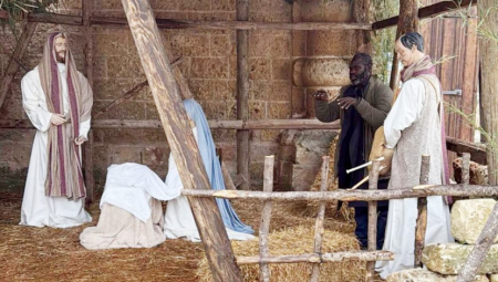 ايطاليا: القبض على مهاجر هارب مختبئًا في مشهد ميلاد المسيح