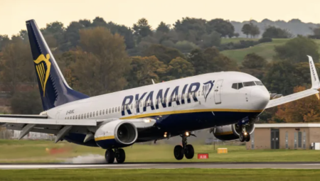 إخلاء طائرة «رايان إير» في إدنبرة بعد اصطدام جناحها بصهريج وقود دون إصابات