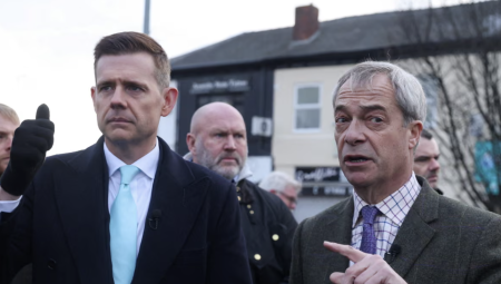 حزب العمال يتهم مرشح الإصلاح بـ«السياسة السامة» بعد دعم تومي روبنسون