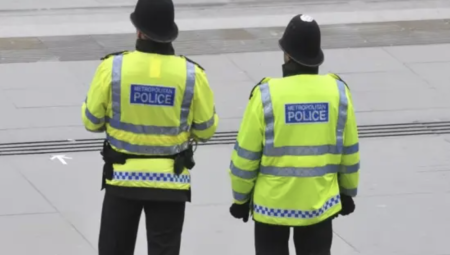 بريطانيا تُلزم الأطفال المضبوطين بسكاكين بحضور جلسات توجيهية