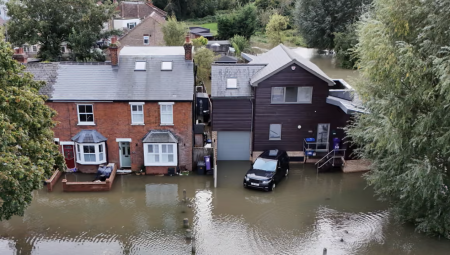 واحد من كل تسعة منازل جديدة في إنجلترا مبني في مناطق معرضة للفيضانات