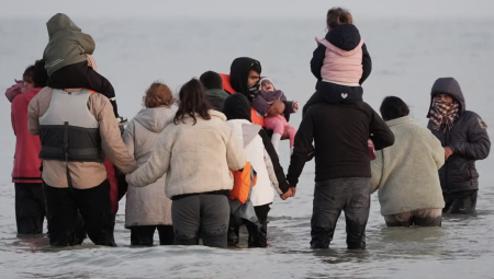 دعوات لإلغاء المجلس الوطني لتقدير العمر بعد تحذيرات من تعرض الأطفال اللاجئين للخطر