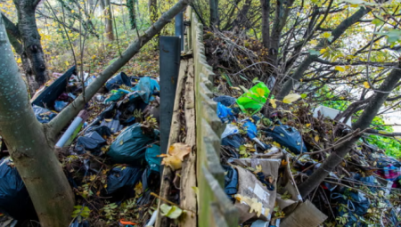 ارتفاع قياسي في إلقاء النفايات غير القانونية في إنجلترا خلال 2024-2025