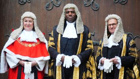 الحكومة البريطانية تستعين بآلاف القضاة المتطوعين لمواجهة تراكم القضايا