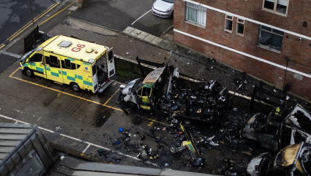 اعتقال بريطانيين على خلفية إحراق سيارات إسعاف في غولدرز غرين والإفراج عنهما بكفالة