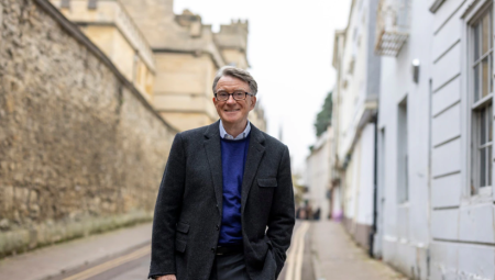 استقالة اللورد ماندلسون من زمالة أكسفورد الفخرية بعد فضيحة علاقته بإبستين