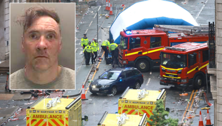 جندي سابق في البحرية الملكية البريطانية يقر بدهس عشرات المشجعين خلال موكب ليفربول