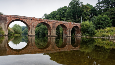 آلاف البريطانيين يرفعون دعاوى قضائية ضد شركات مائية وزراعية بسبب تلوث أنهار