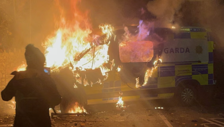 شرطة دبلن تدين البلطجة بعد احتجاج عنيف على خلفية اعتداء جنسي مزعوم على طفلة
