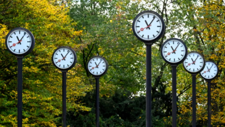 الساعة الإضافية في السرير تعود.. بريطانيا تنتقل إلى التوقيت الشتوي الأحد 26 أكتوبر